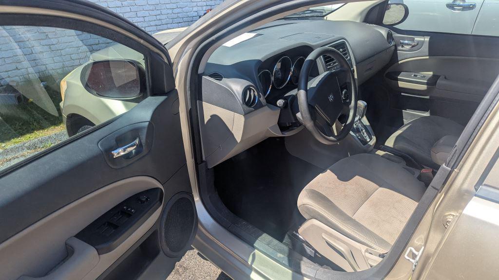 2010 Dodge Caliber SXT photo