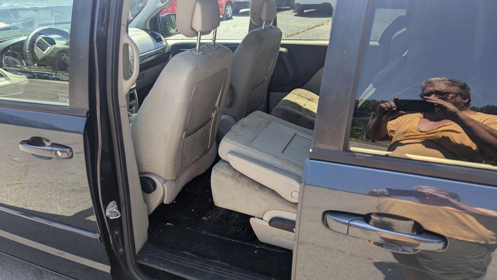 2013 Dodge Grand Caravan SE photo
