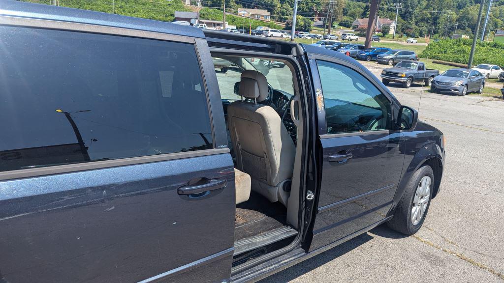 2013 Dodge Grand Caravan SE photo