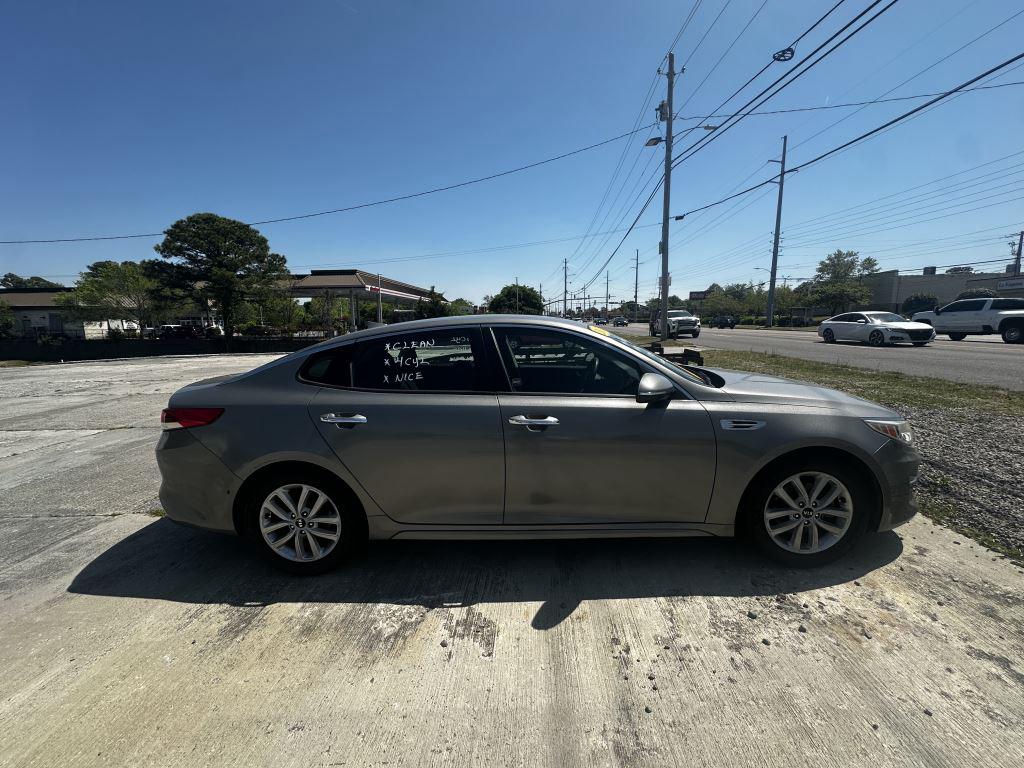 2017 Kia Optima Lx 4d Se  photo