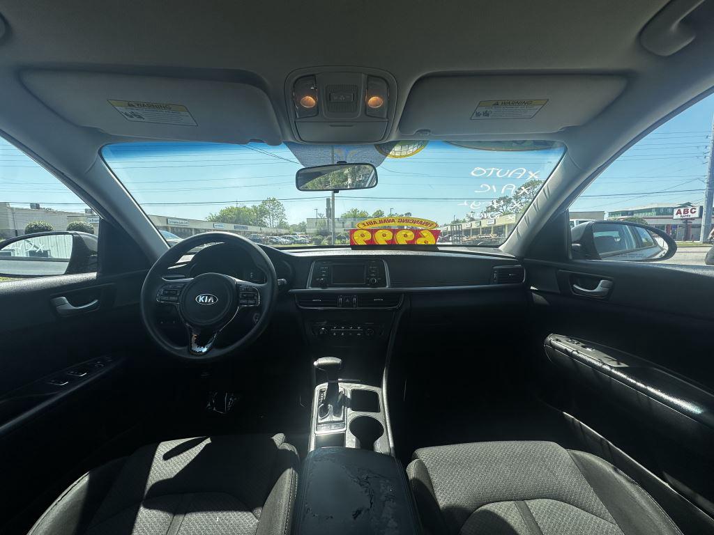 2017 Kia Optima Lx 4d Se  photo