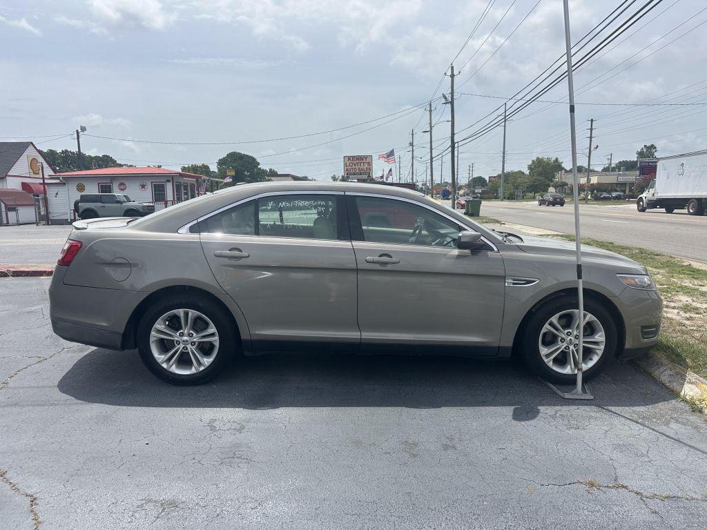 2018 Ford Taurus - $10,999