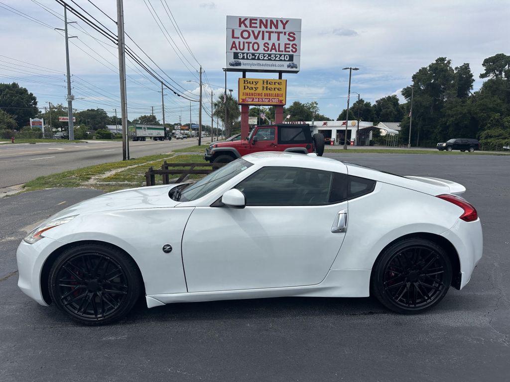2009 Nissan 370Z - $10,999