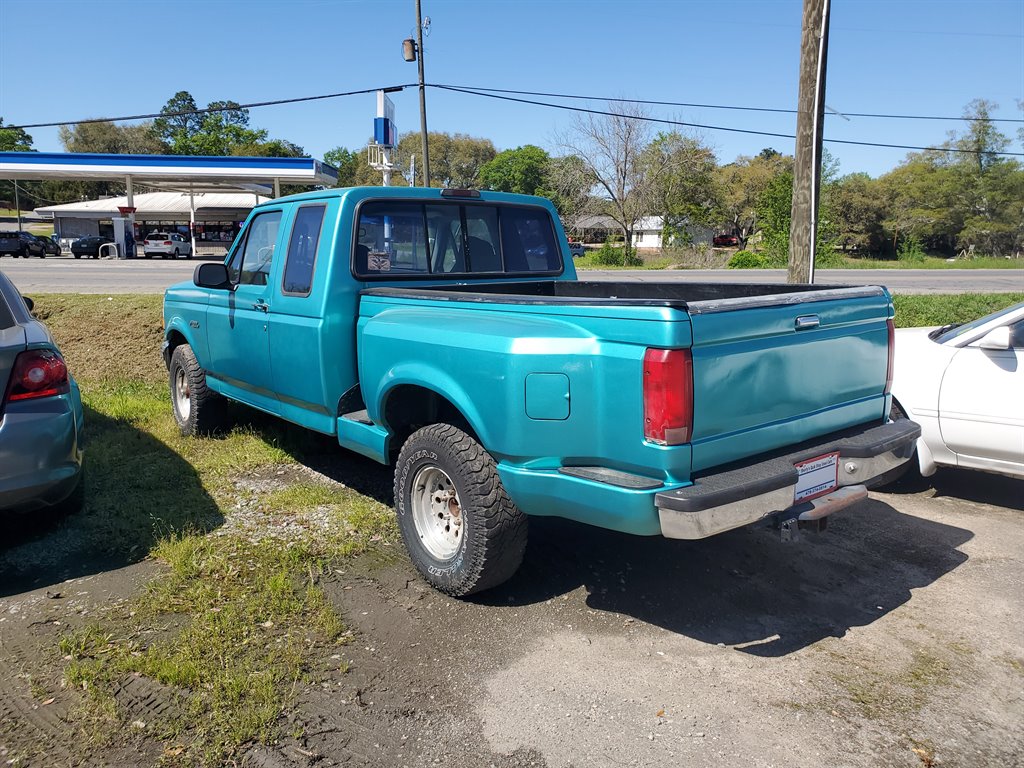 1995 Ford F-150 XLT photo