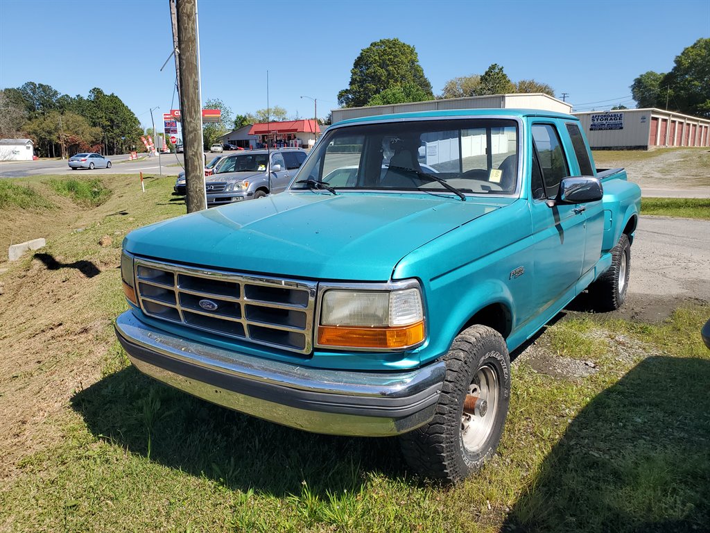 The 1995 Ford F-150 XLT photos