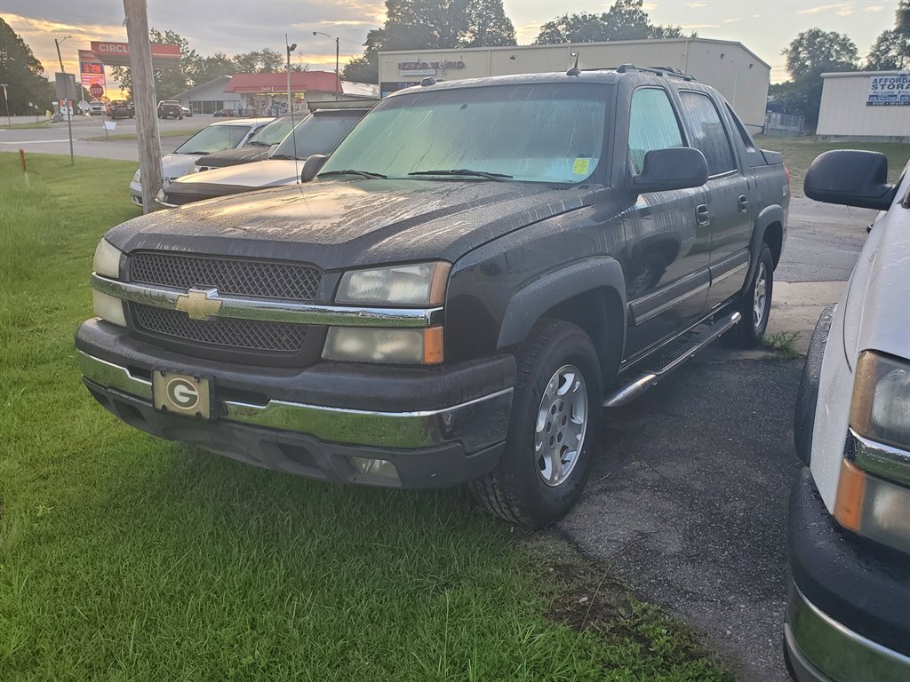 2004 Chevrolet Avalanche - $7,995