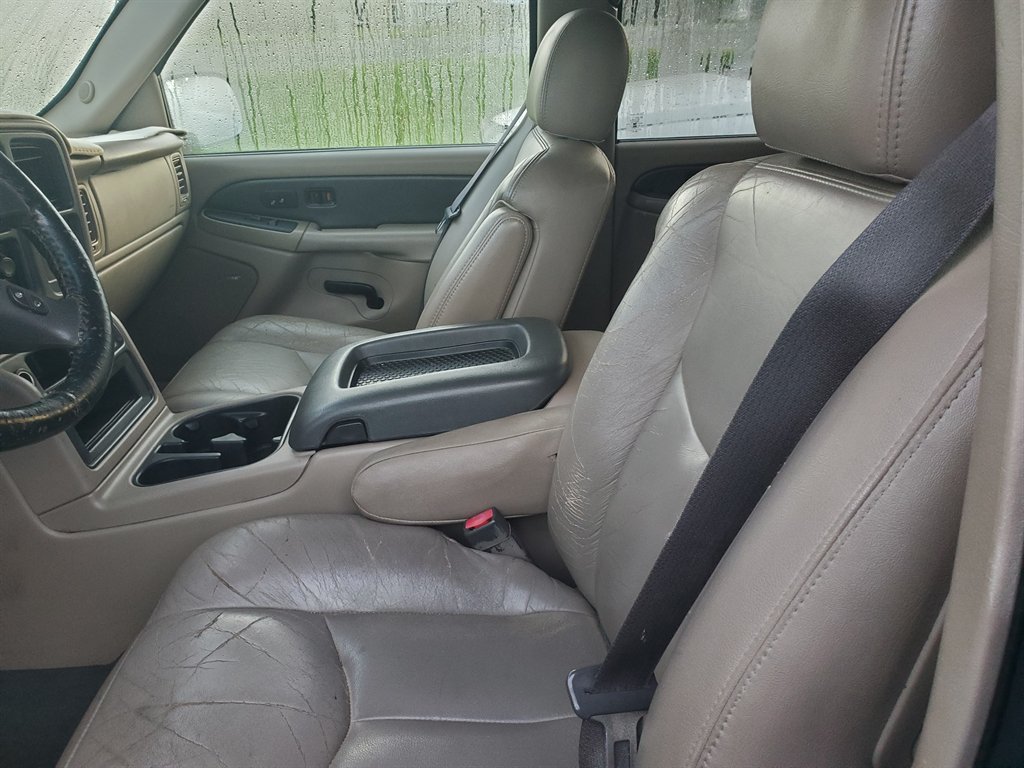 2004 Chevrolet Avalanche - $7,995