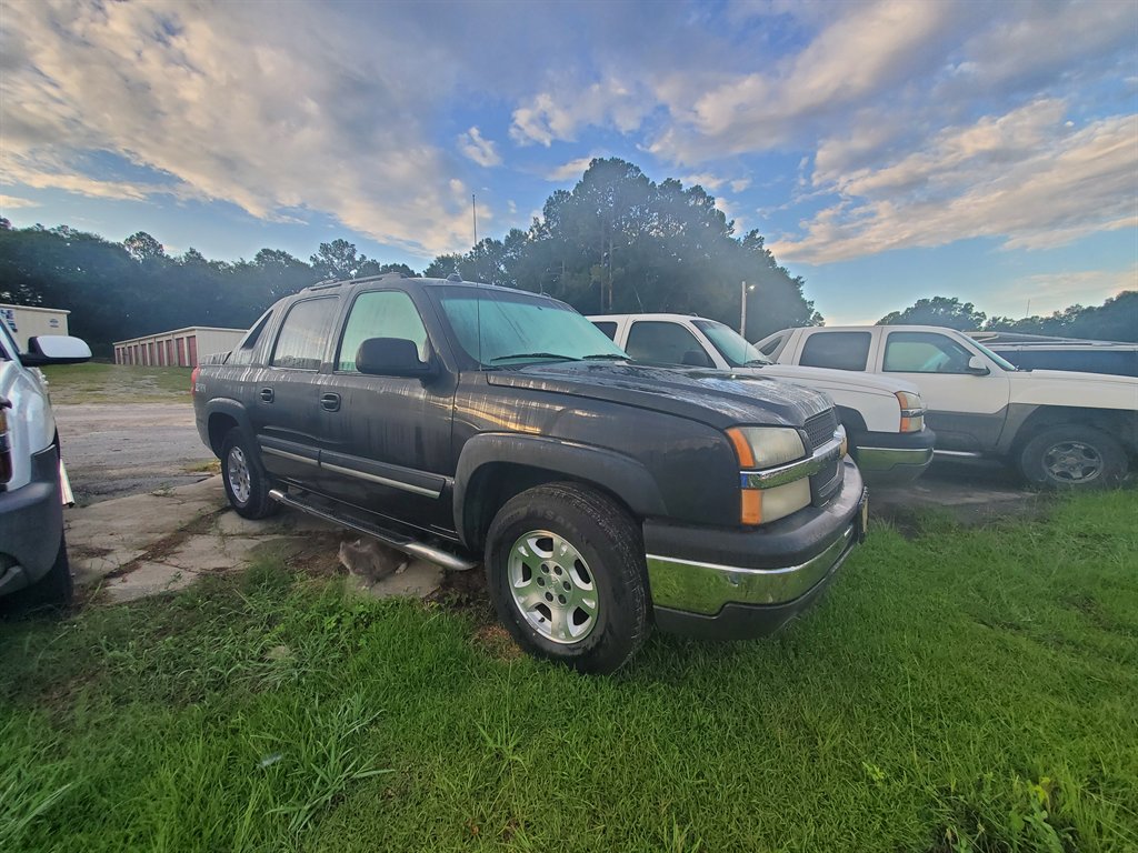2004 Chevrolet Avalanche - $7,995