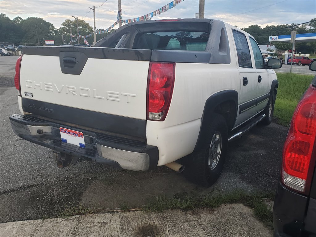 2004 Chevrolet Avalanche - $7,595