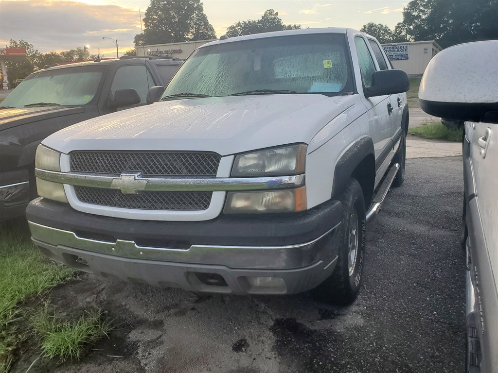 2004 Chevrolet Avalanche - $7,595