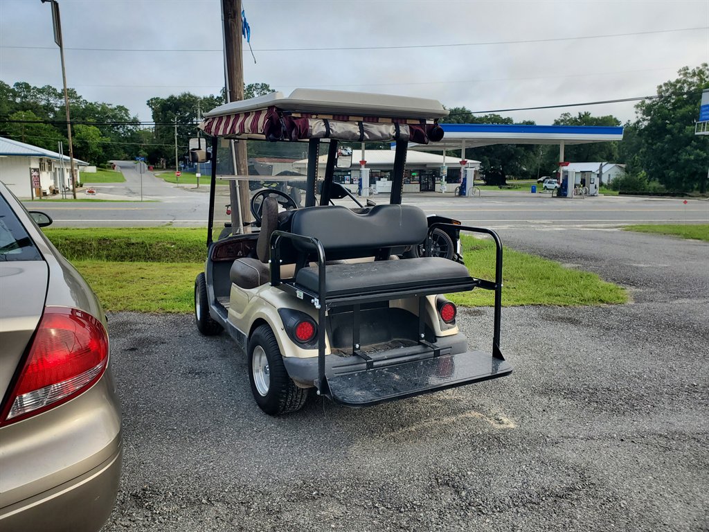 2007 Yamaha Golfcard - $9,695