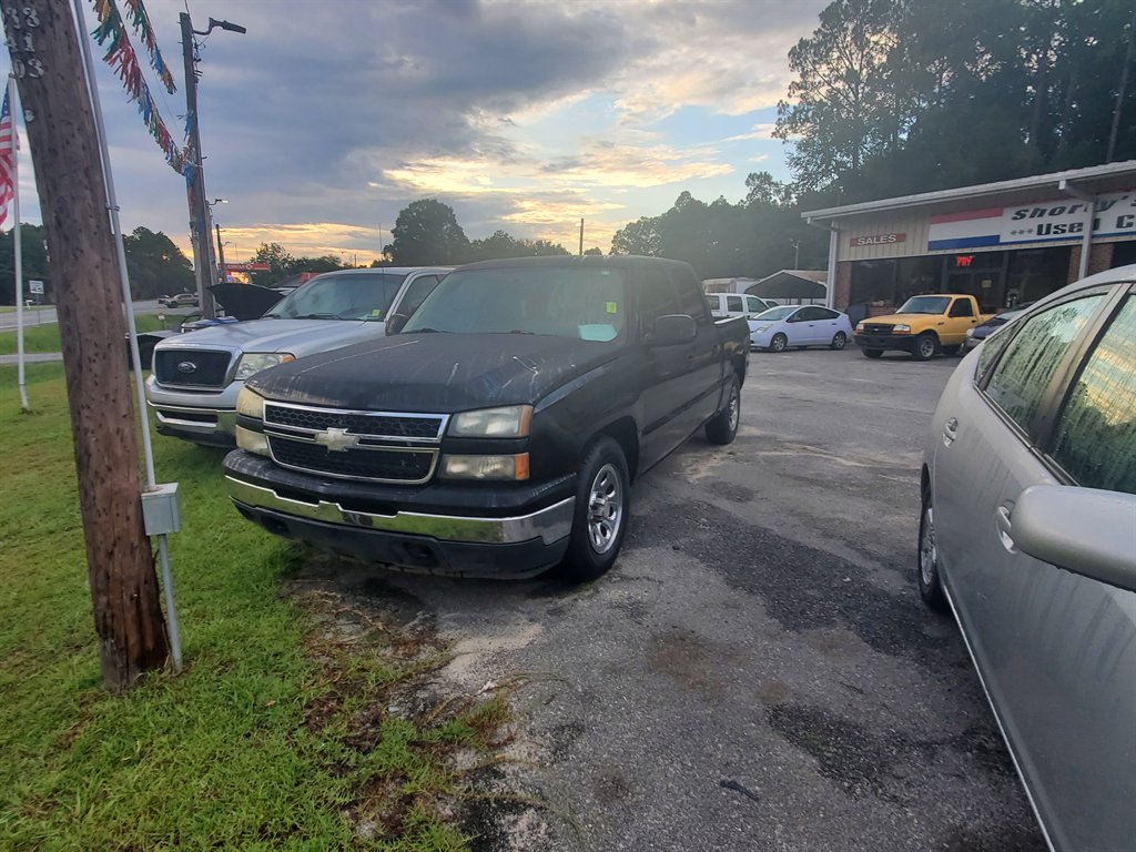 2006 Chevrolet Silverado - $10,695