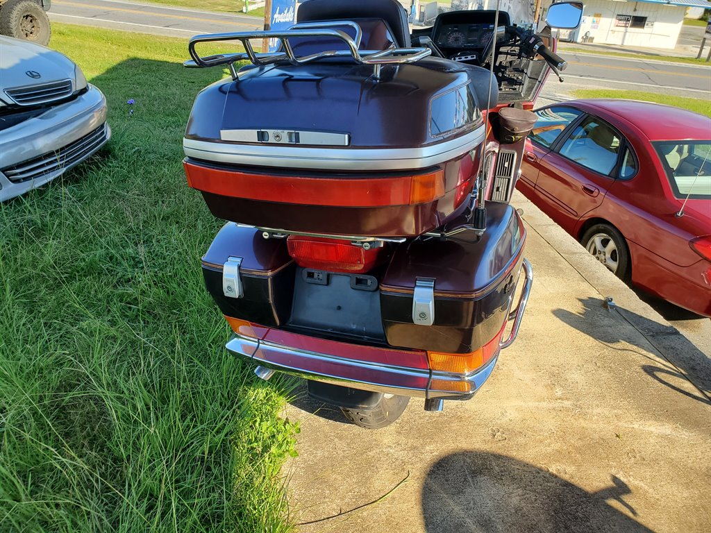 1989 Yamaha Venture Royale - $4,495