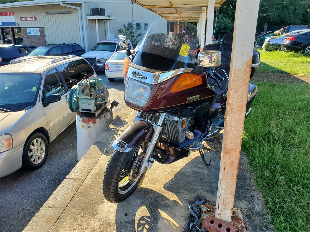 1989 Yamaha Venture Royale - $4,495