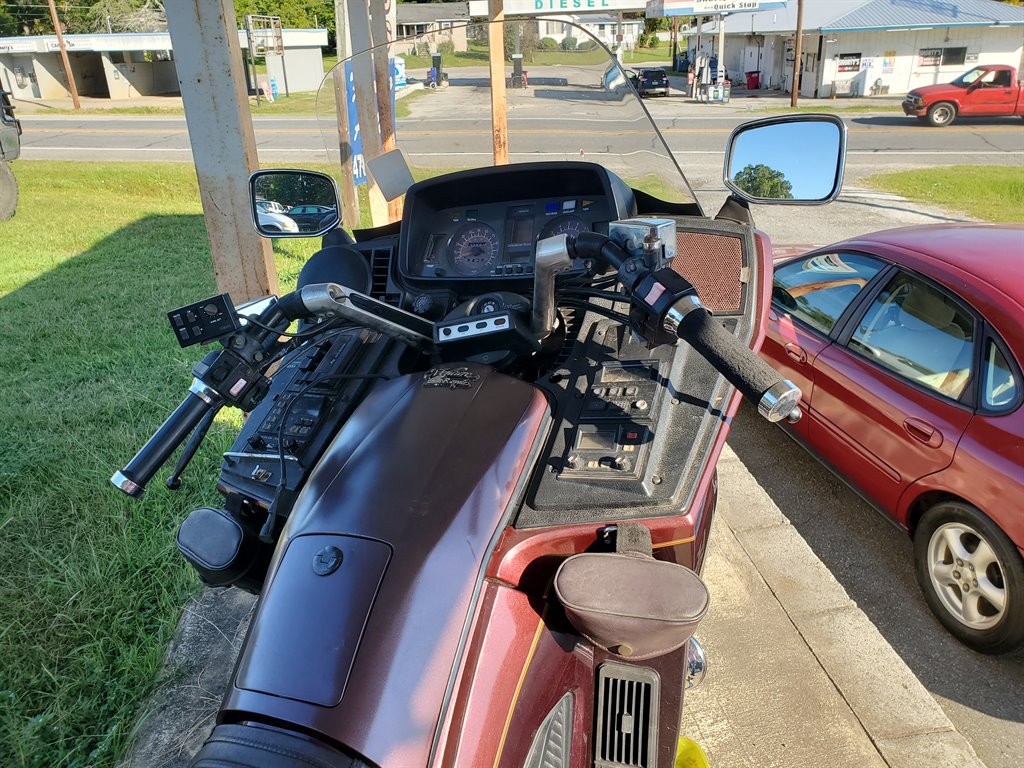 1989 Yamaha Venture Royale - $4,495