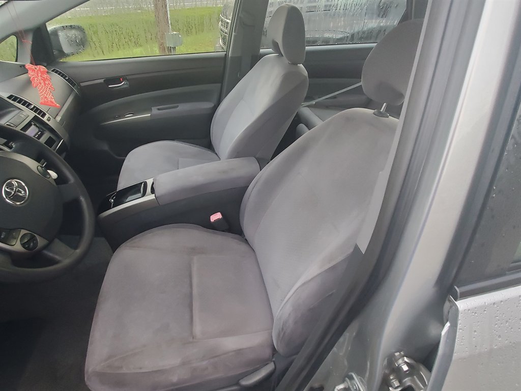 2004 Toyota Prius - $5,595