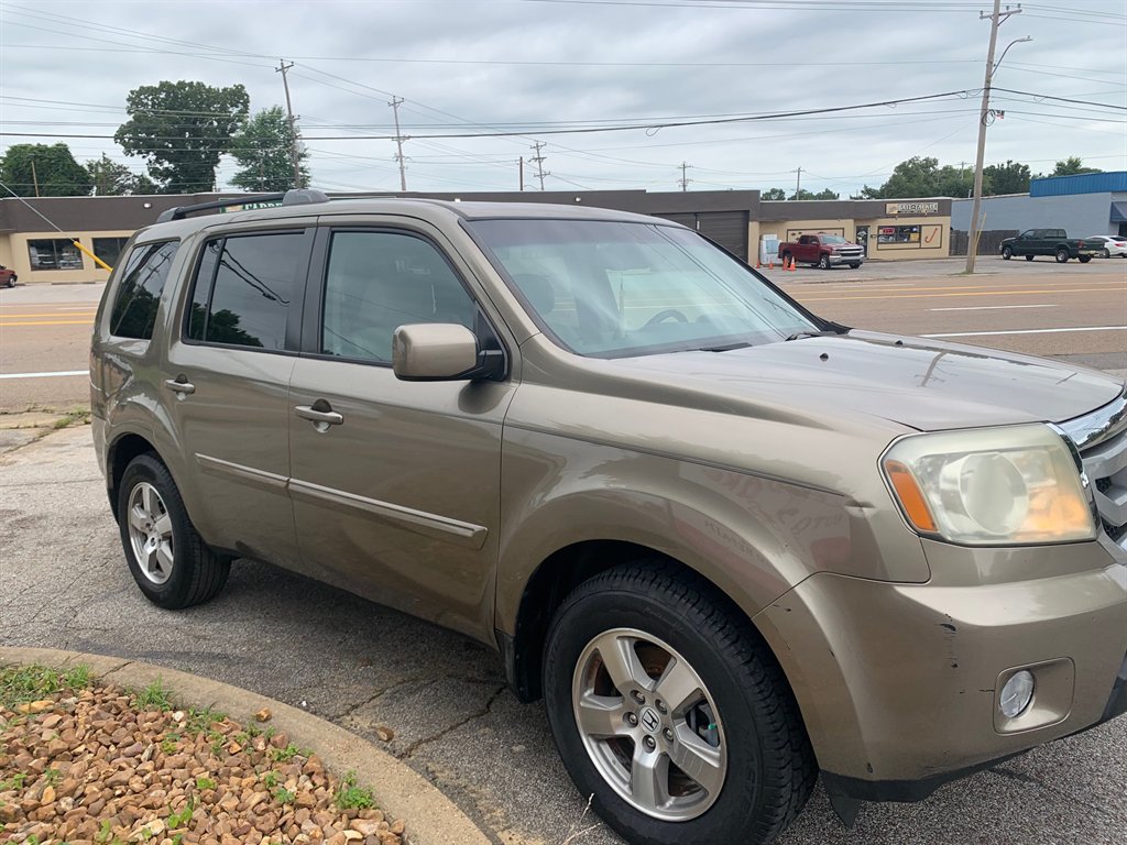 2011 Honda Pilot - $8,500