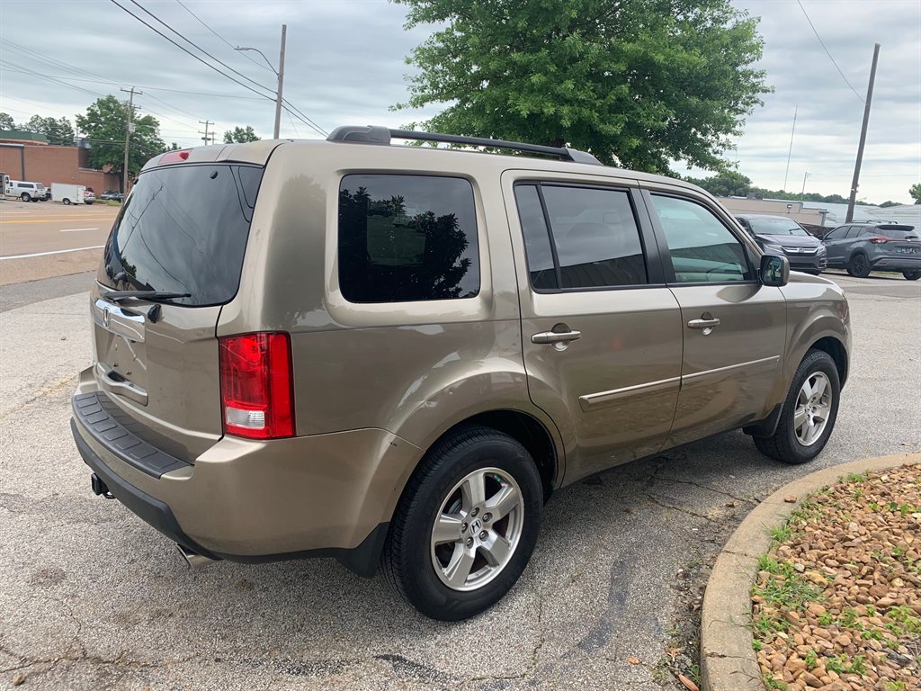 2011 Honda Pilot - $8,500