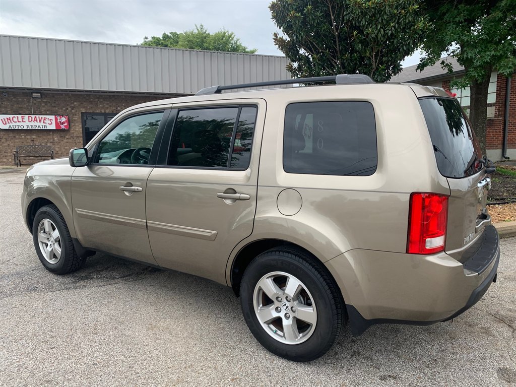 2011 Honda Pilot - $8,500
