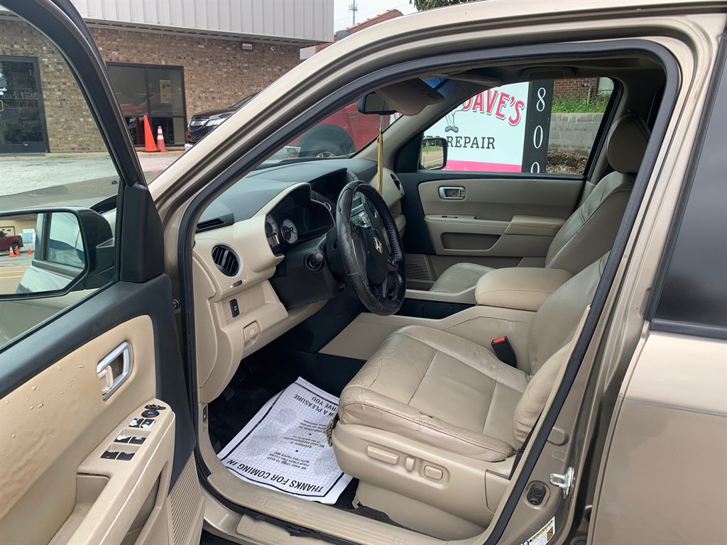 2011 Honda Pilot - $8,500