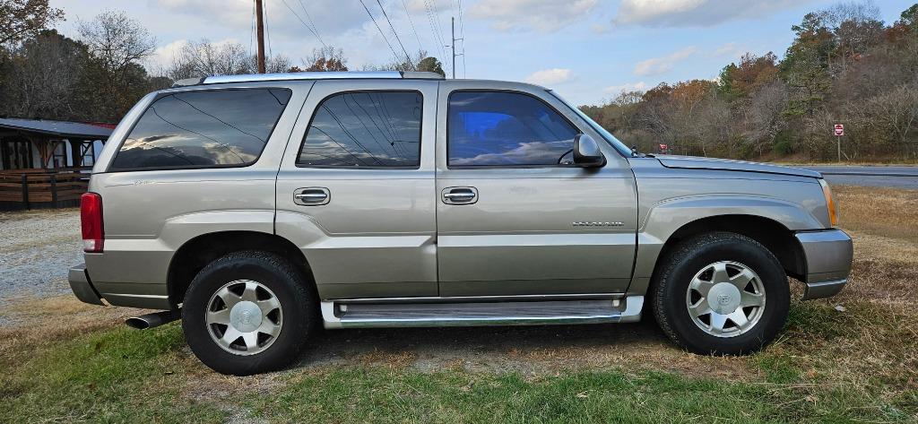 2002 Cadillac Escalade Base