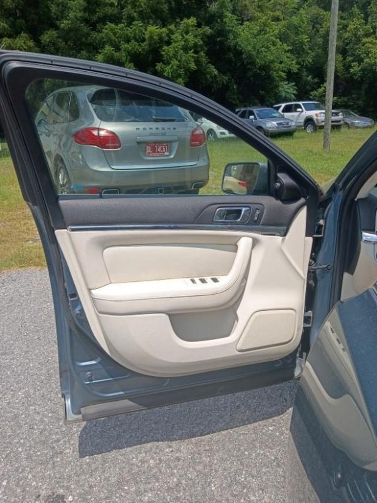 2010 Lincoln MKS - $11,995