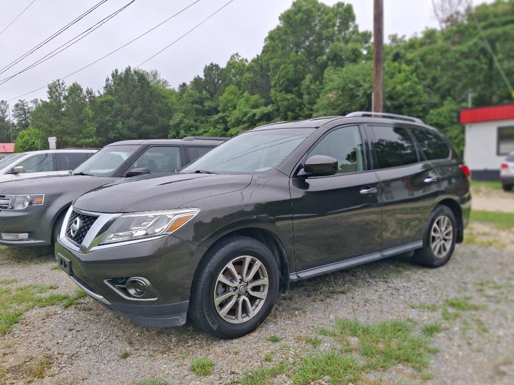 2016 Nissan Pathfinder - $13,995