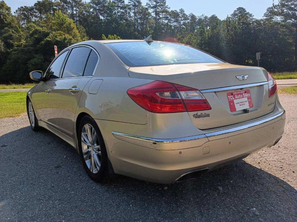 2012 Hyundai Genesis - $10,495