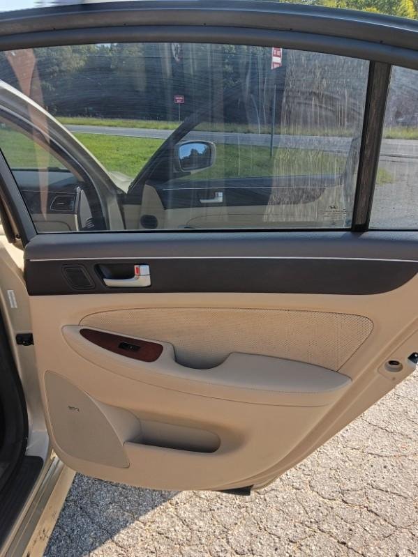 2012 Hyundai Genesis - $10,495