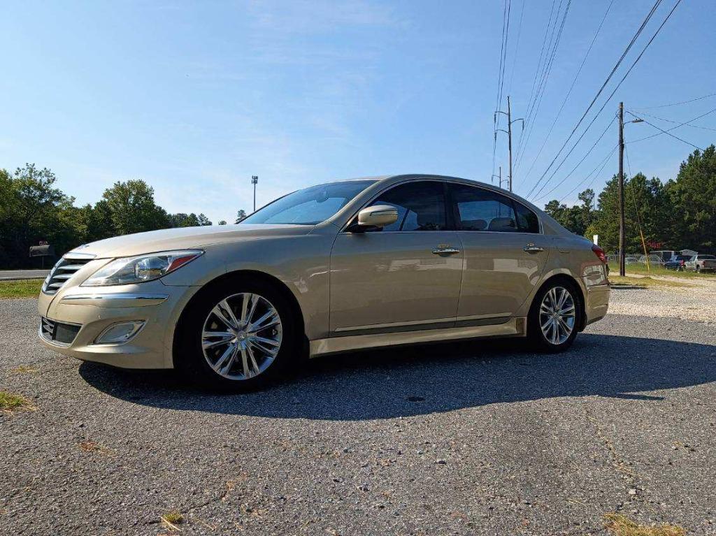 2012 Hyundai Genesis - $10,495
