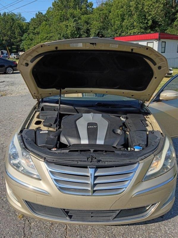 2012 Hyundai Genesis - $10,495