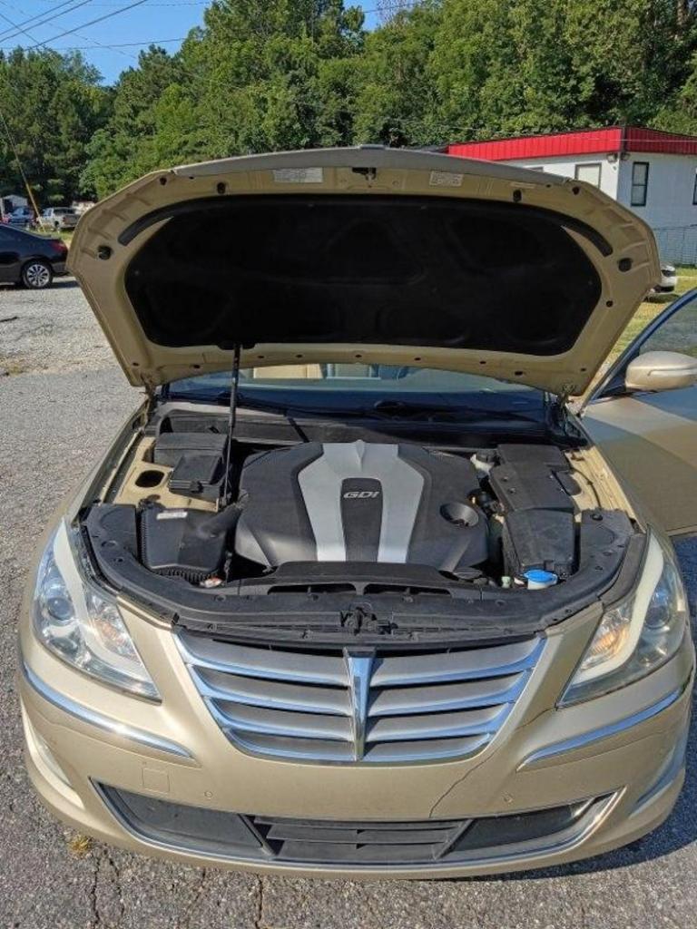 2012 Hyundai Genesis - $10,495