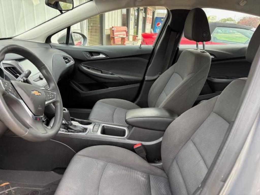 2018 Chevrolet Cruze - $9,950