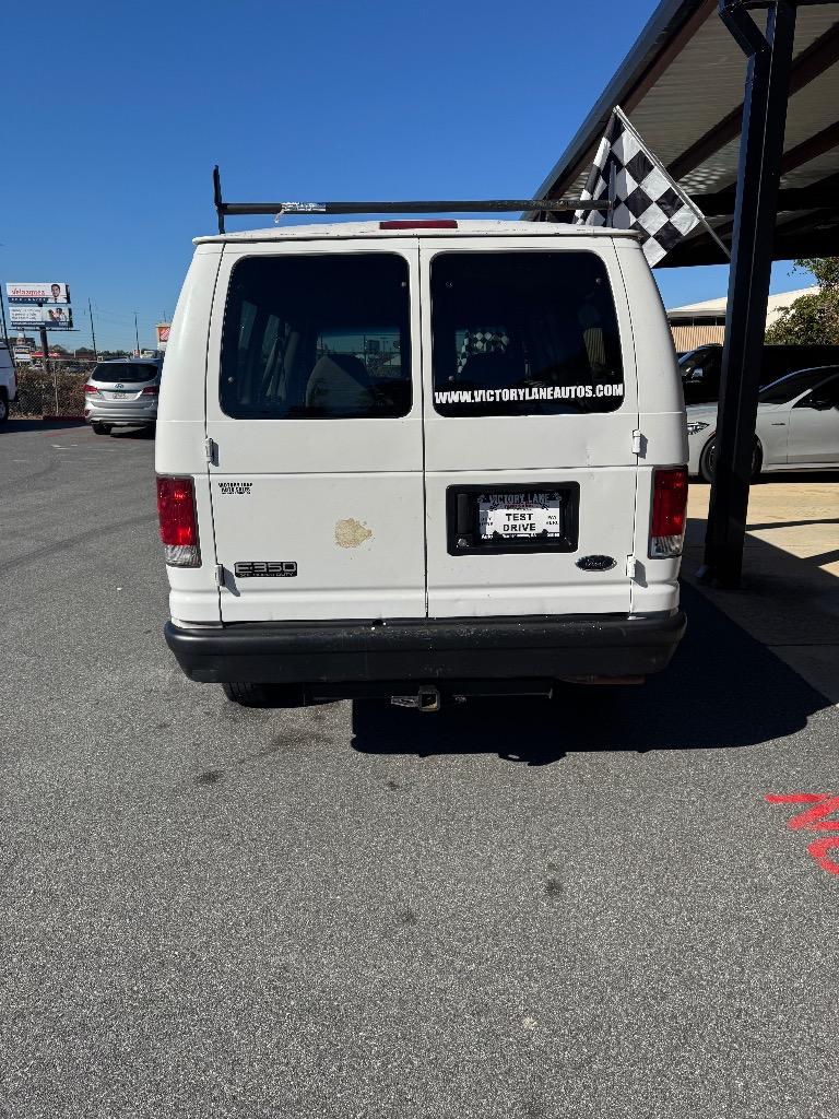 2001 Ford E-350