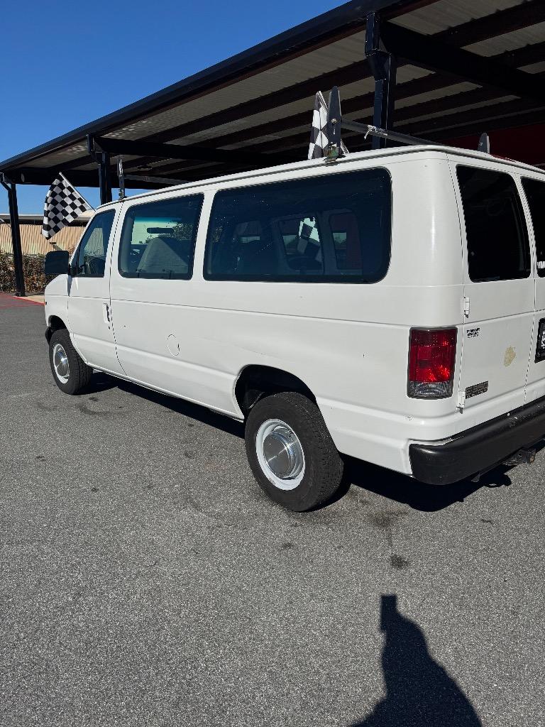 2001 Ford E-350