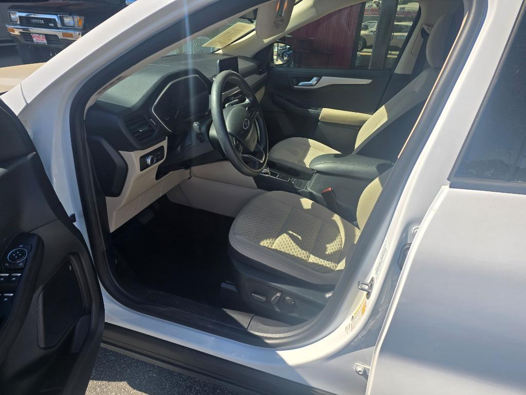 2020 Ford Escape - $13,900