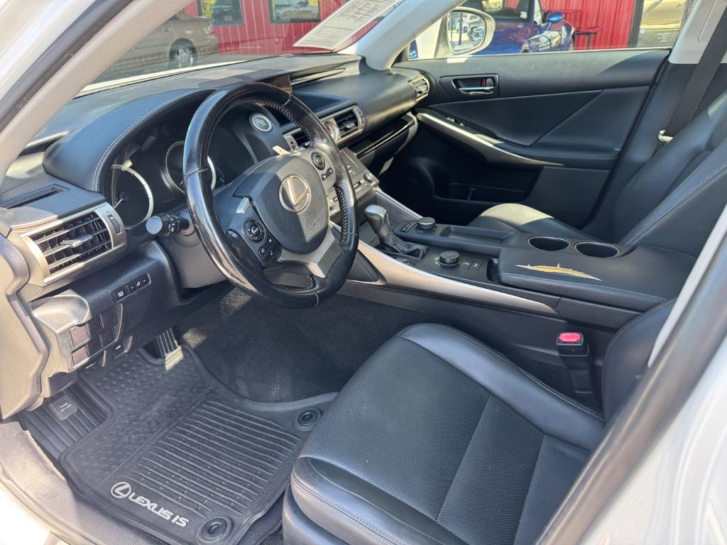 2016 Lexus IS