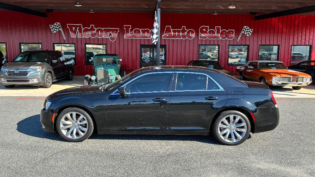 2017 Chrysler 300