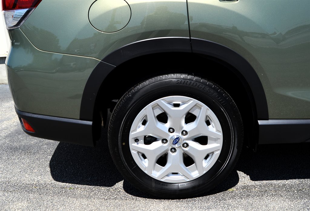 2021 Buick Encore Convenience photo