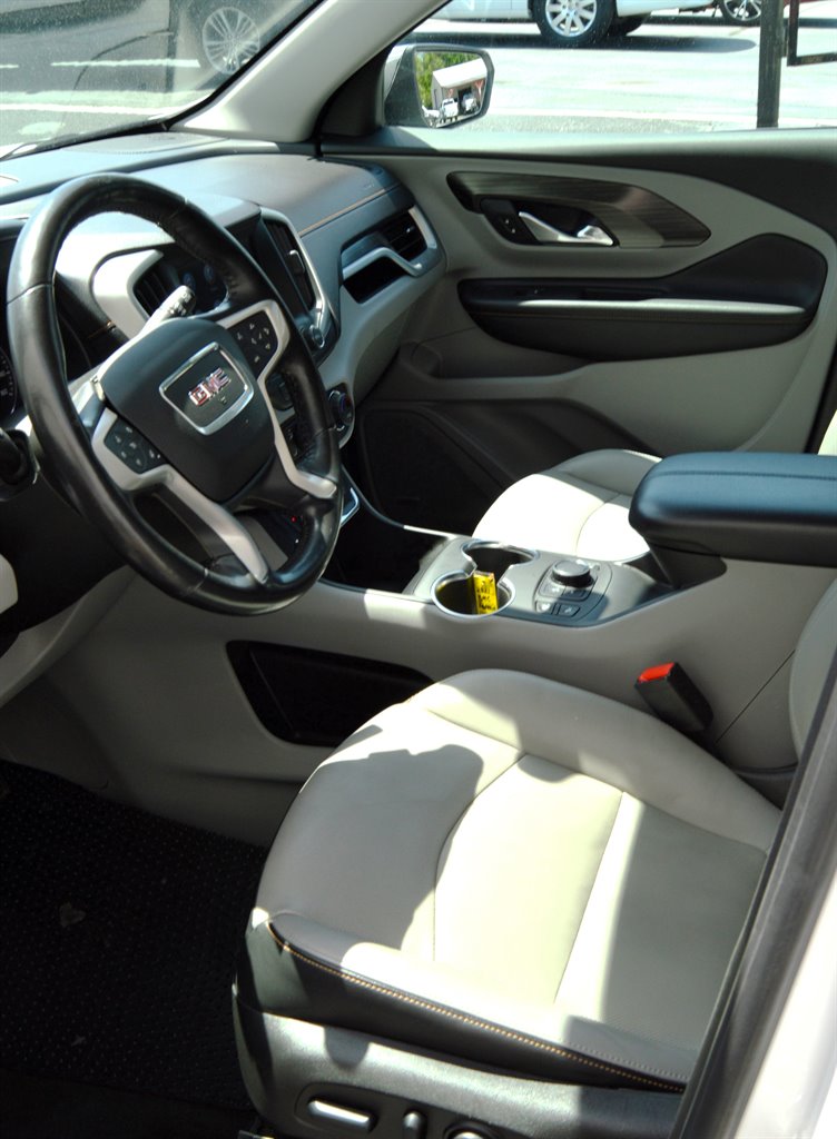 2018 GMC Terrain SLT photo