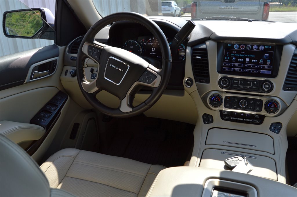 2019 GMC Yukon XL 1500 Denali photo