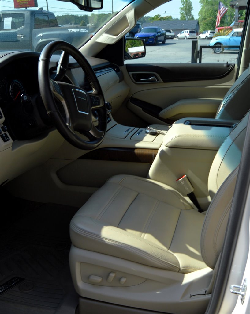 2019 GMC Yukon XL 1500 Denali photo