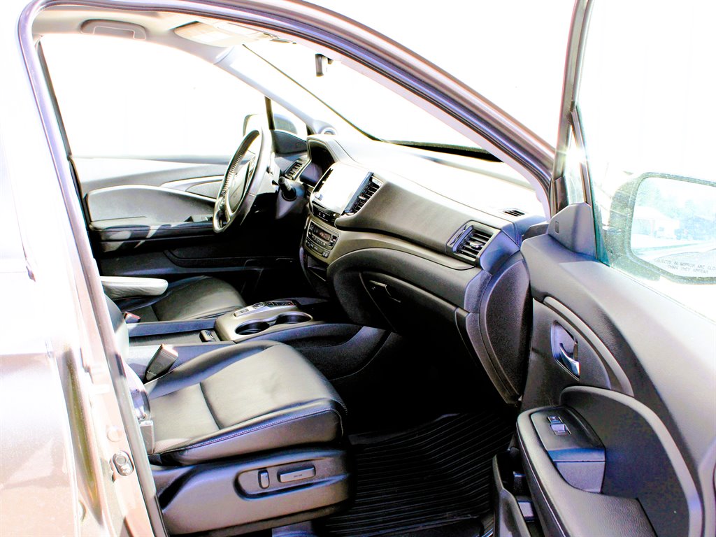 2022 Honda Ridgeline - $31,950