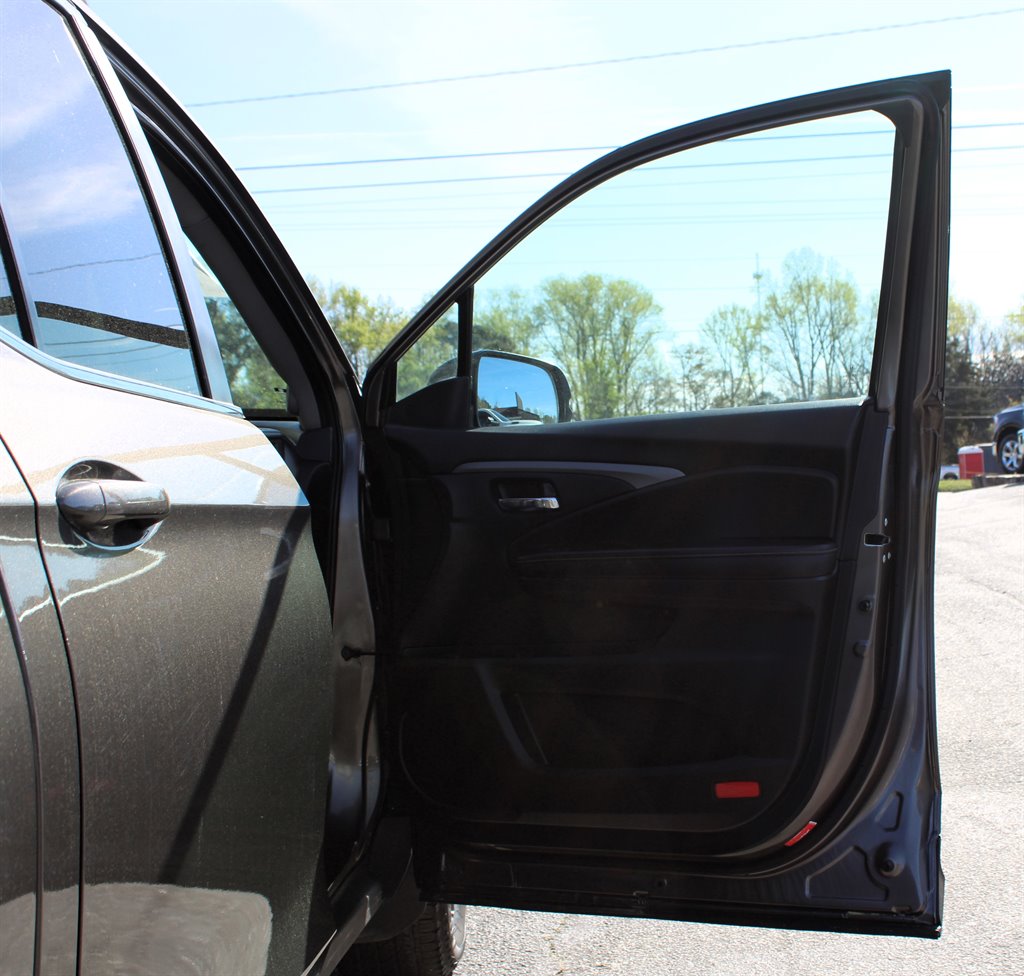 2022 Honda Ridgeline - $31,950