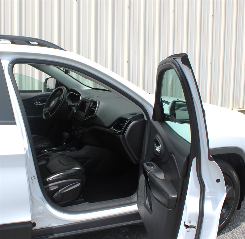 2021 Jeep Cherokee - $19,950