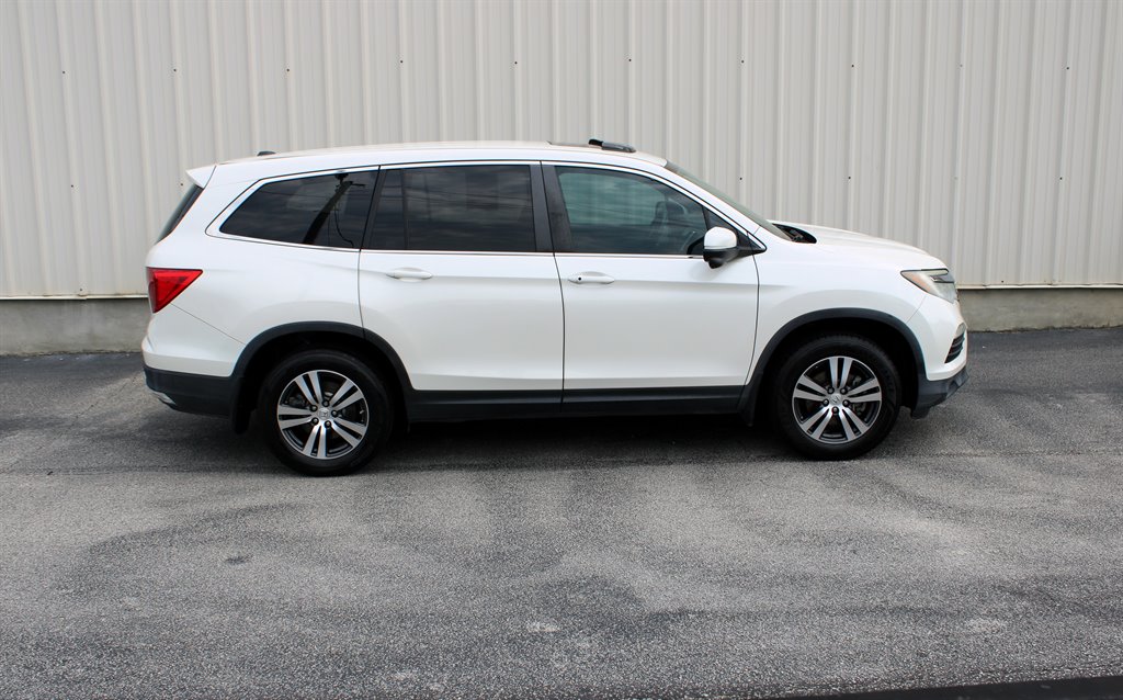 2017 Honda Pilot - $17,950