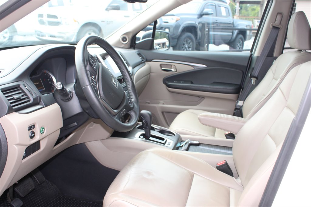 2017 Honda Pilot - $17,950