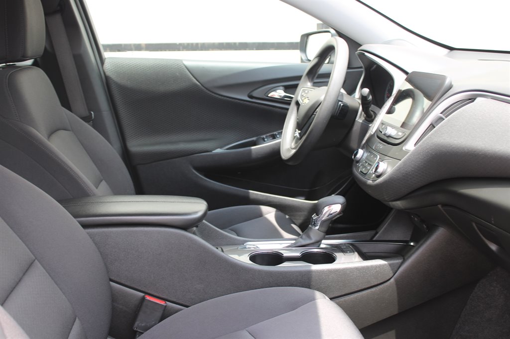 2024 Chevrolet Malibu - $22,950