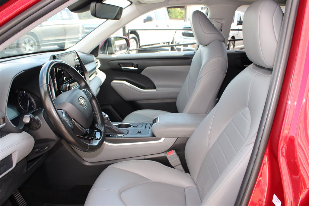 2020 Toyota Highlander - $26,950