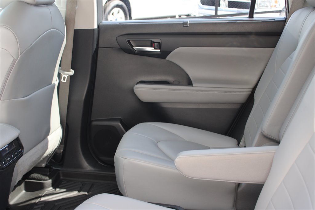 2020 Toyota Highlander - $26,950